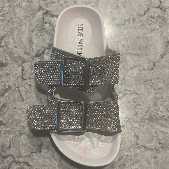 Steve Madden girls rhinestone sandals - Picture 3 of 10